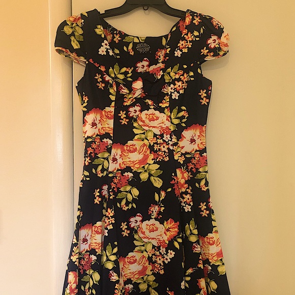 H & R Dress - Picture 1 of 6